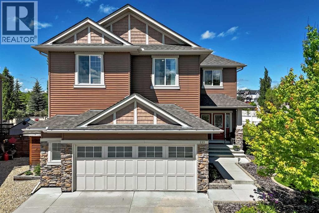 121 Drake Landing Manor