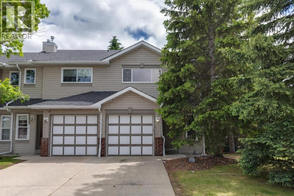 902 Harvest Hills Drive NE