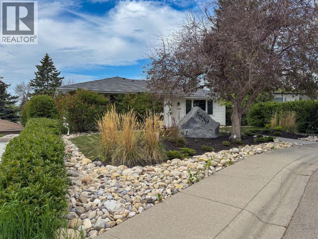 5839 Dalkeith Hill NW