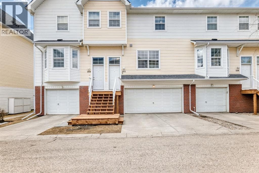 252 Prestwick Acres Lane SE
