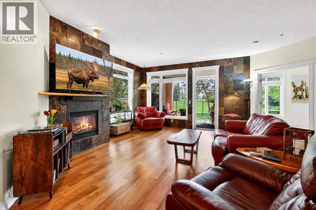 1104, 24 Hemlock Crescent SW