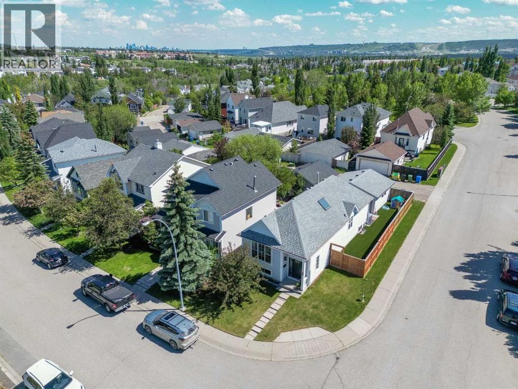 7 Tuscany Valley Road NW