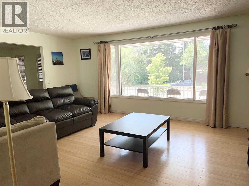 105 Valhalla Crescent NW — photo 9