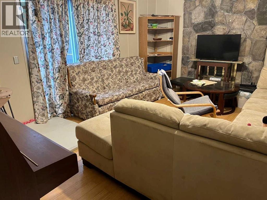 105 Valhalla Crescent NW — photo 4