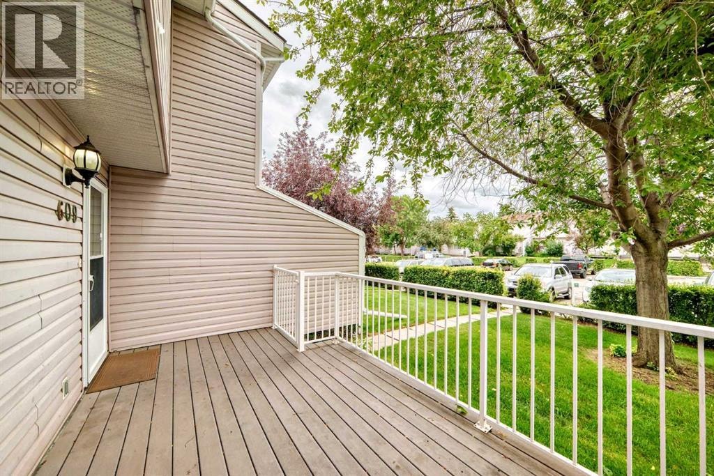 609 40 Street NE — photo 37