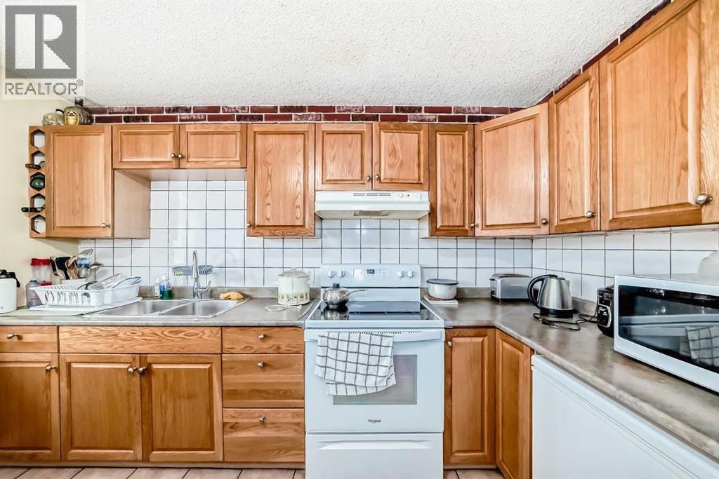 609 40 Street NE — photo 10