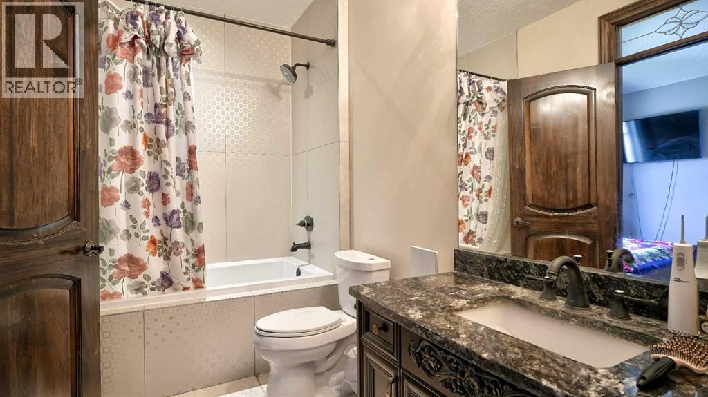 1911 13 Avenue NW — photo 35