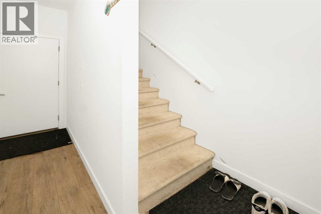 633 savanna Boulevard NE — photo 2