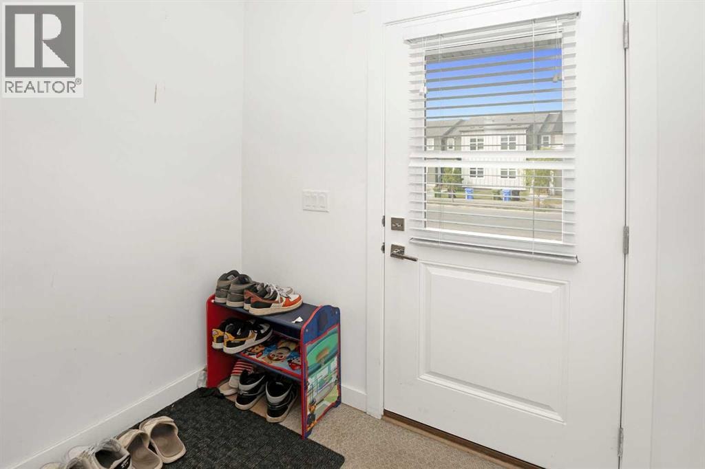 633 savanna Boulevard NE — photo 3