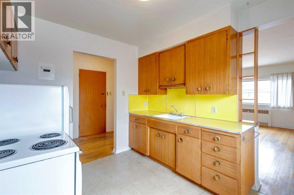 1216 15 Avenue SW — photo 35