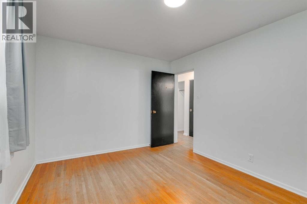 1216 15 Avenue SW — photo 18