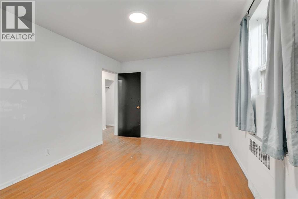 1216 15 Avenue SW — photo 23