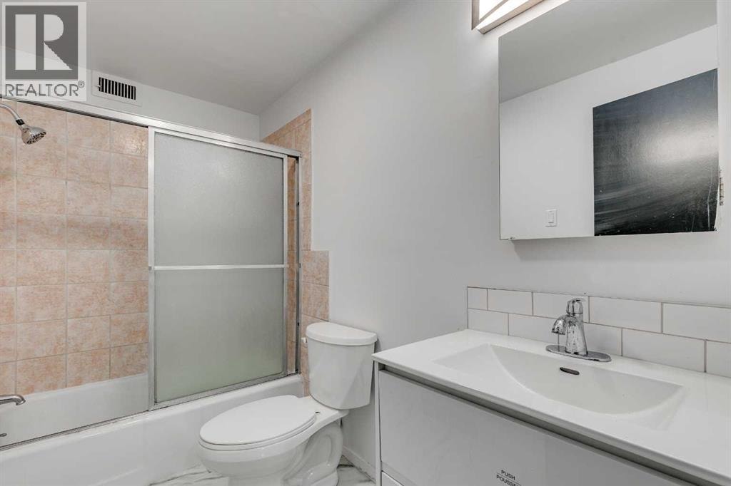 1216 15 Avenue SW — photo 25