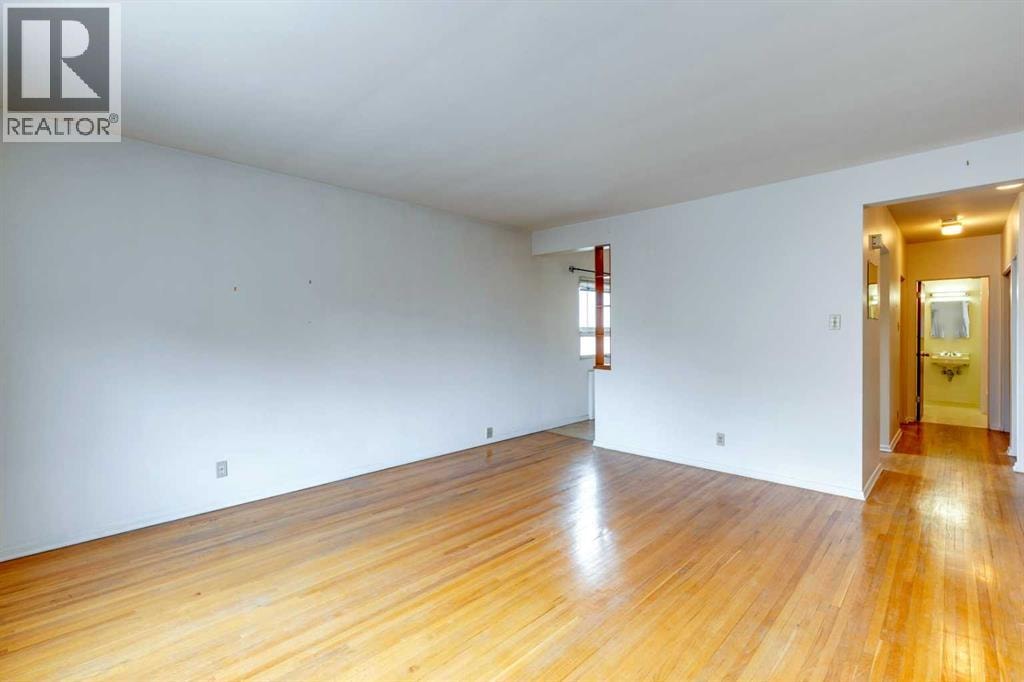 1216 15 Avenue SW — photo 39