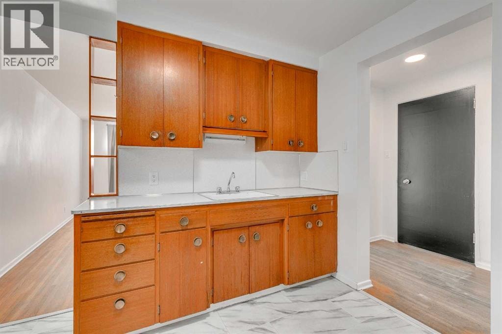 1216 15 Avenue SW — photo 15