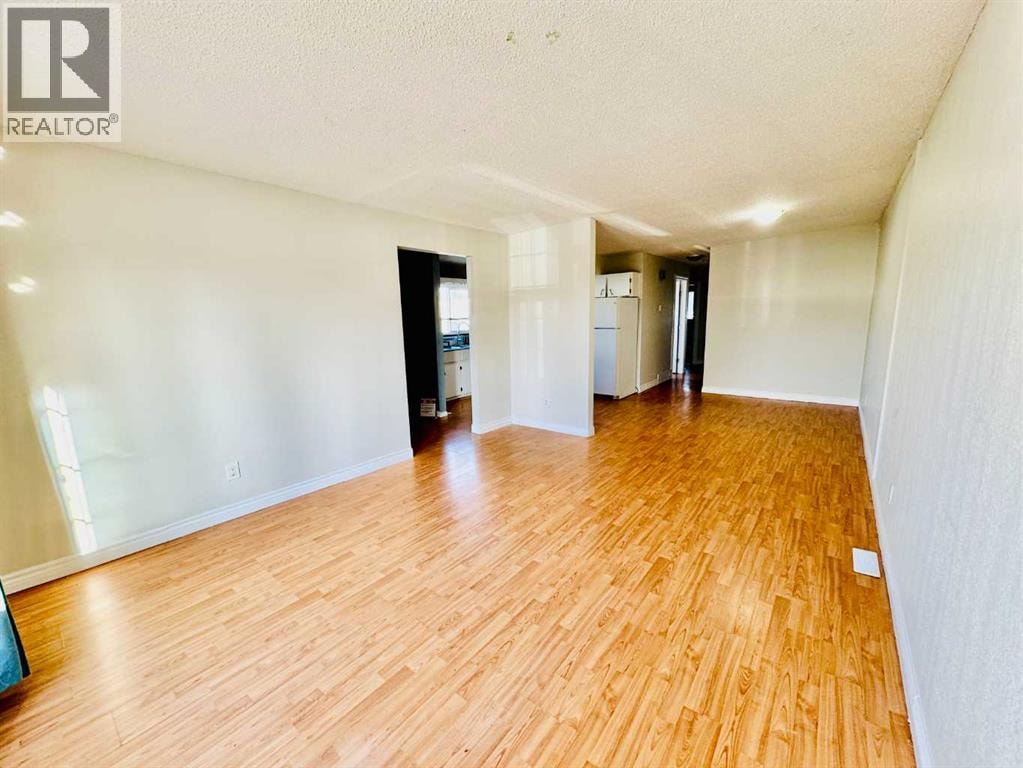 203 Penbrooke Close SE — photo 4