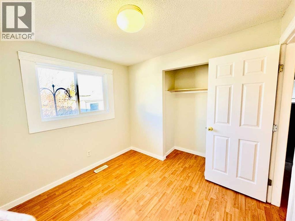 203 Penbrooke Close SE — photo 8