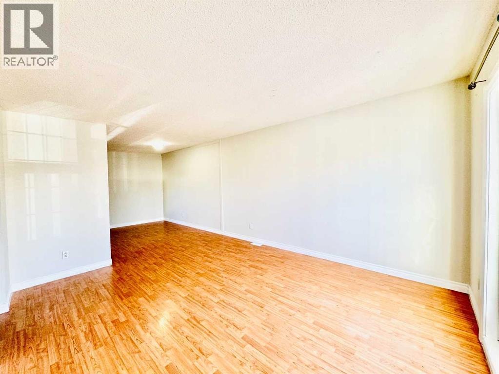 203 Penbrooke Close SE — photo 2