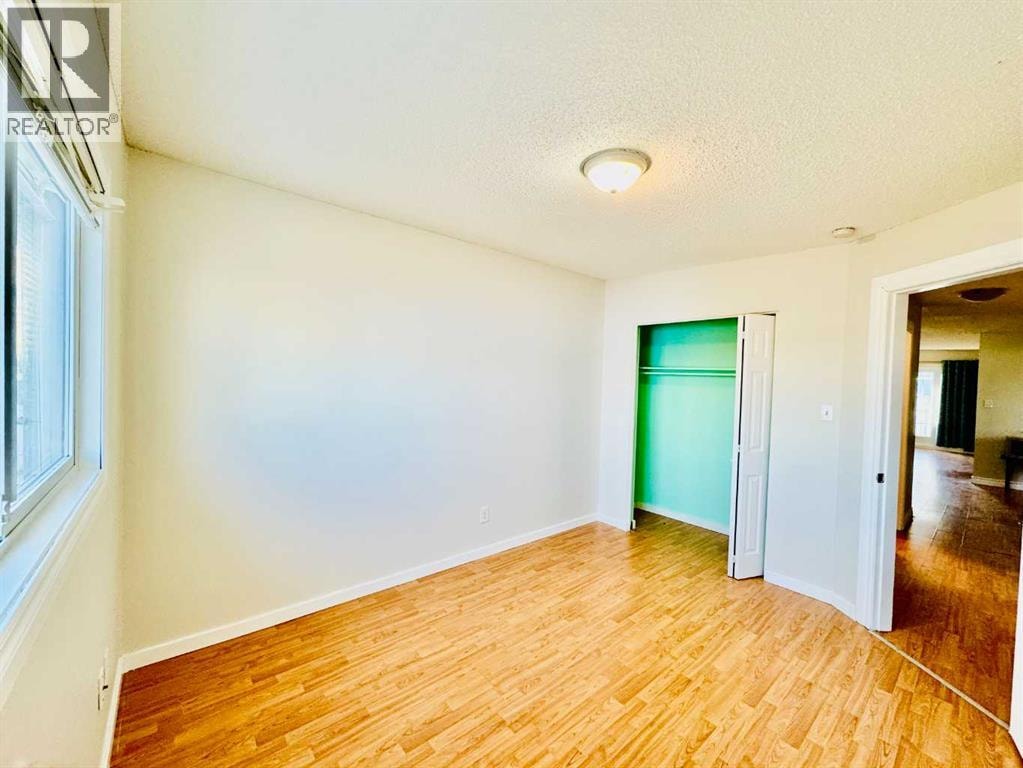 203 Penbrooke Close SE — photo 6
