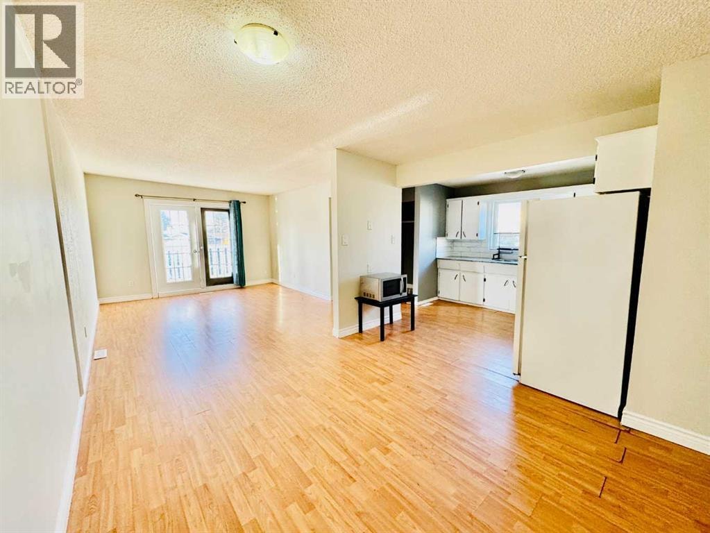203 Penbrooke Close SE — photo 3