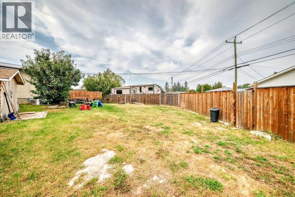 203 Penbrooke Close SE — photo 24
