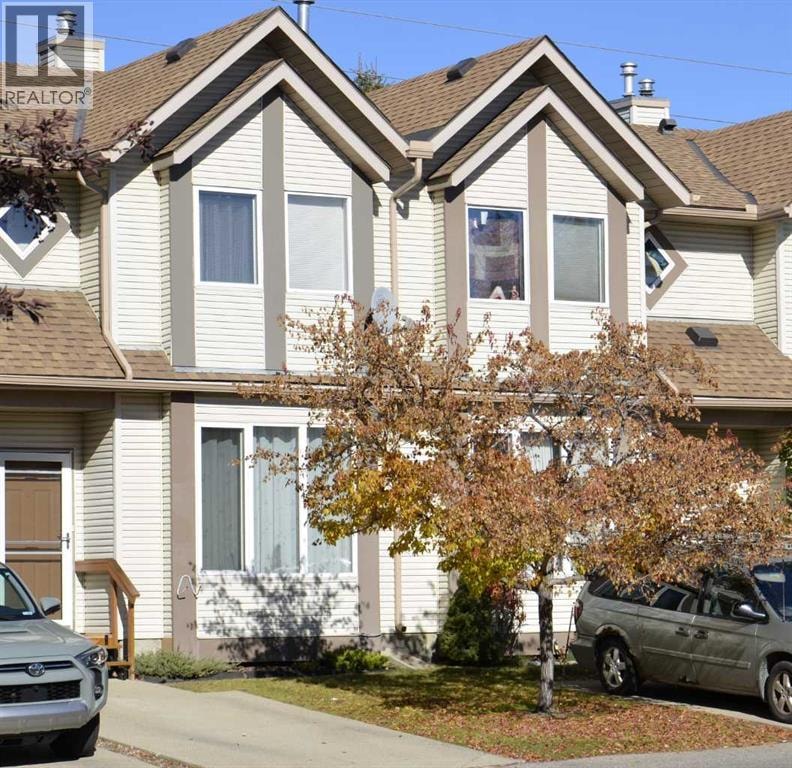 12 Shawbrooke Court SW — photo 1