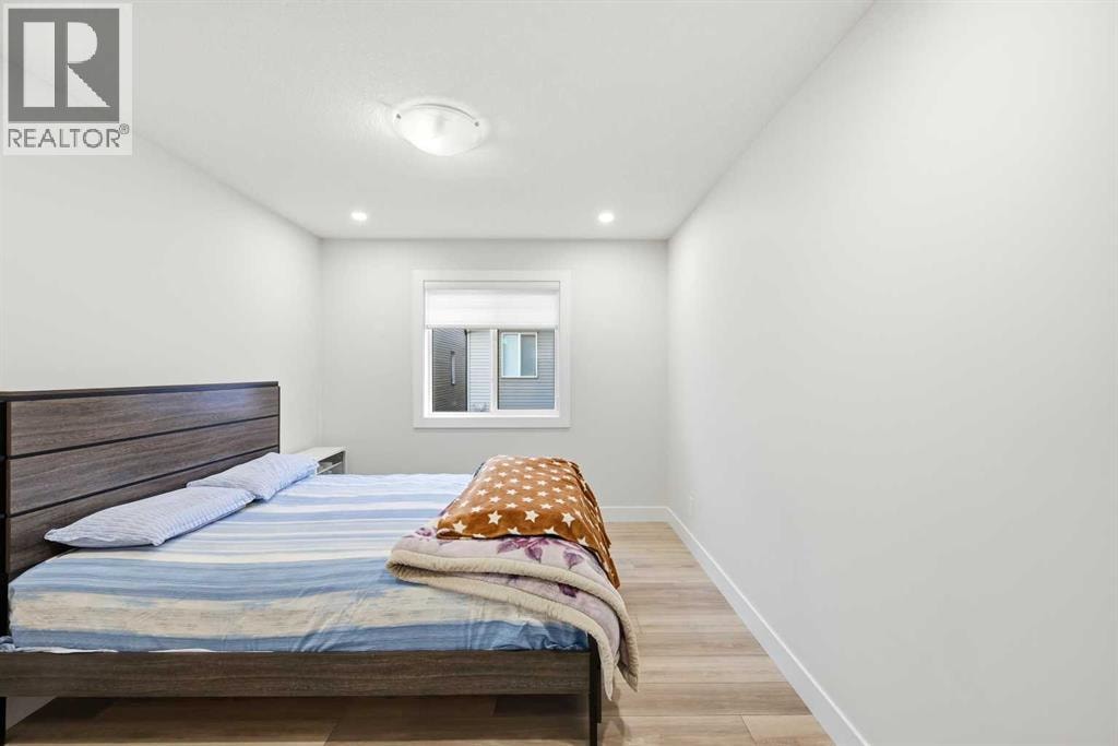 228 Carringham Road — photo 32