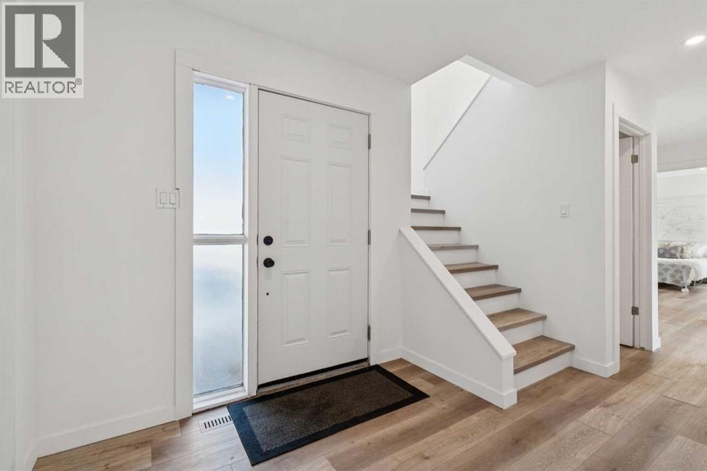 809 9 Street NE — photo 20