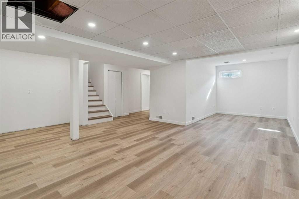 809 9 Street NE — photo 22