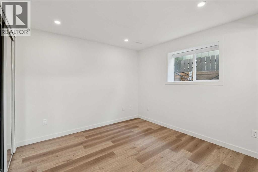 809 9 Street NE — photo 23