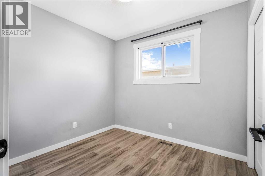 183 Penbrooke Close SE — photo 13