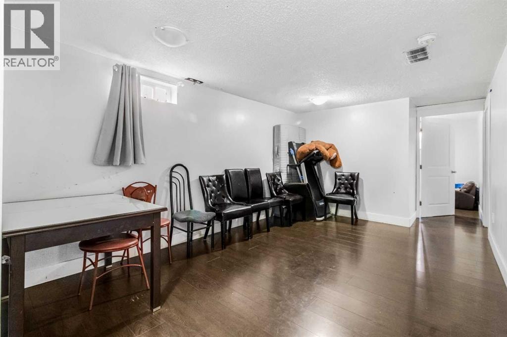 183 Penbrooke Close SE — photo 24