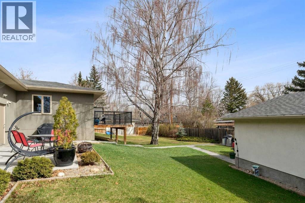 16 MEADOWLARK Crescent SW — photo 29
