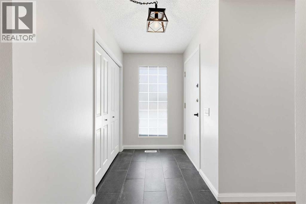 5031 Vienna Drive NW — photo 3
