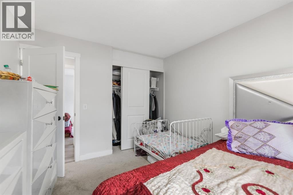 259 MANORA Crescent NE — photo 16