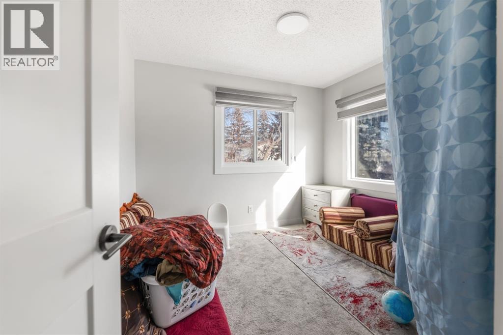 259 MANORA Crescent NE — photo 17