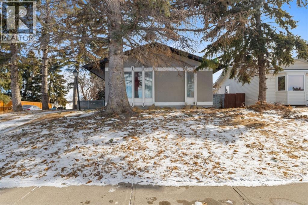 259 MANORA Crescent NE — photo 30