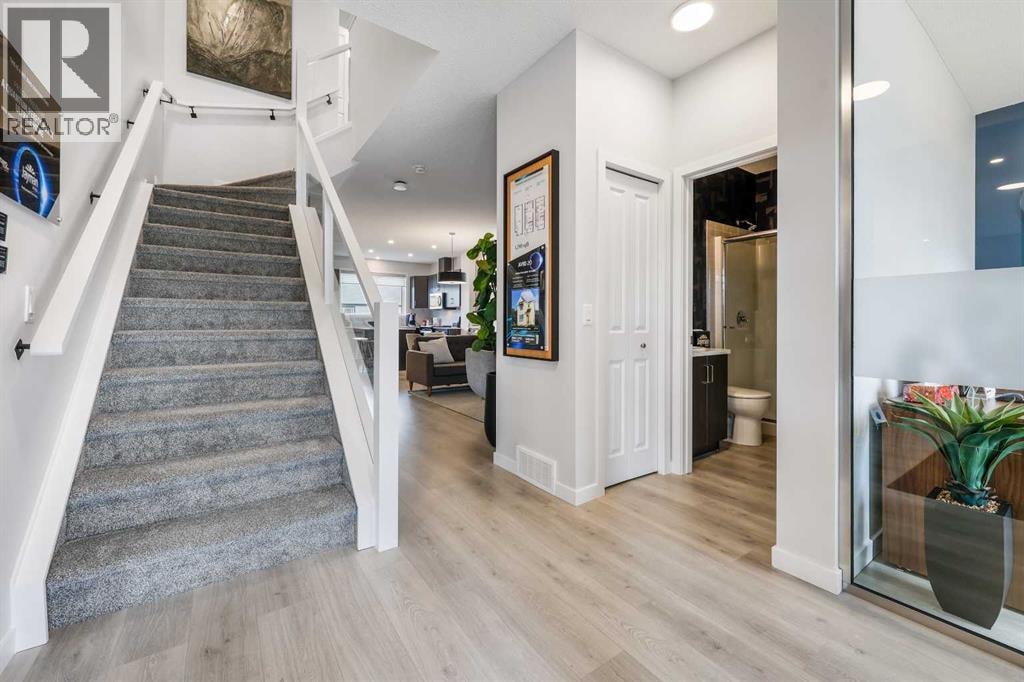 16 Amblefield View NW — photo 4