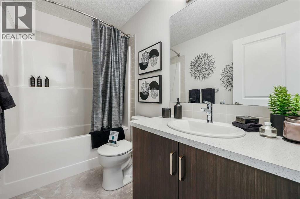 16 Amblefield View NW — photo 8