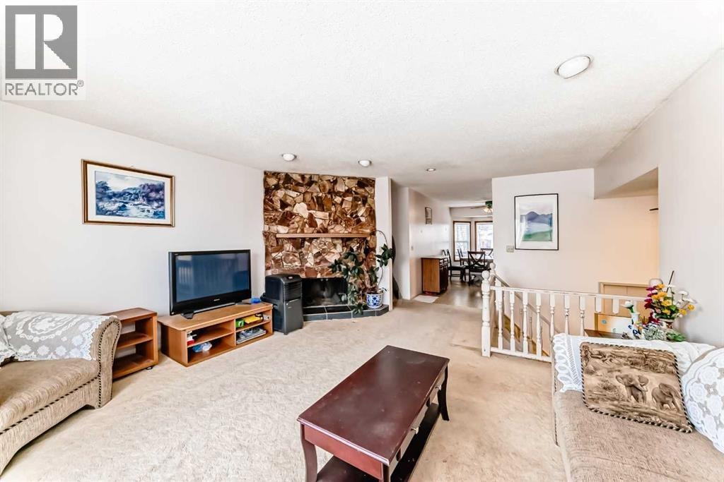 224 Berwick Way NW — photo 3