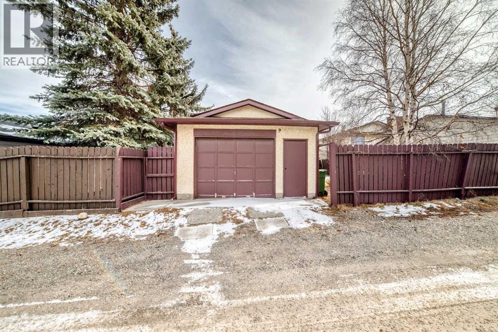 224 Berwick Way NW — photo 32