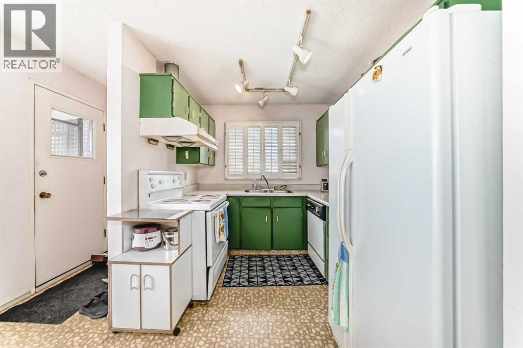 224 Berwick Way NW — photo 9