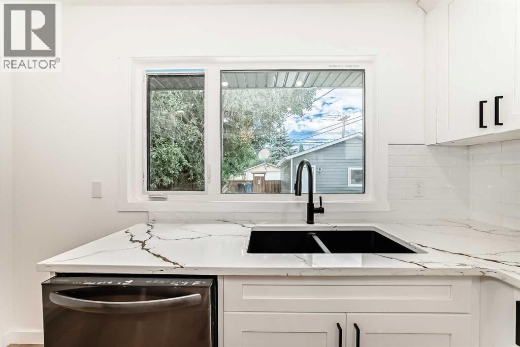 264 99 Avenue SE — photo 8
