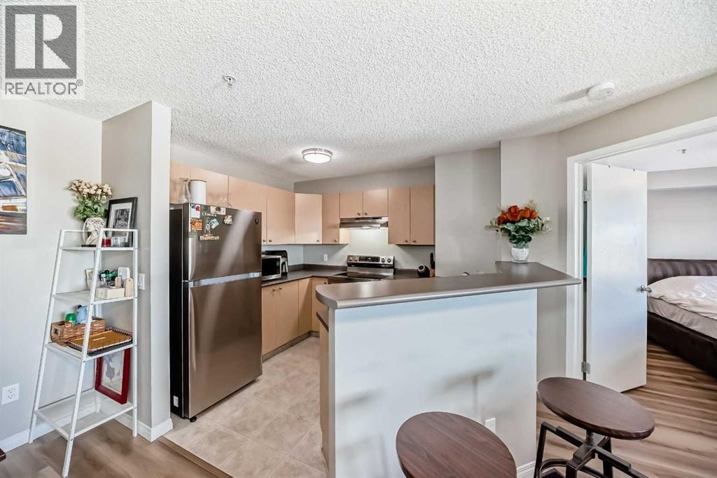 6310, 304 Mackenzie Way SW — photo 5