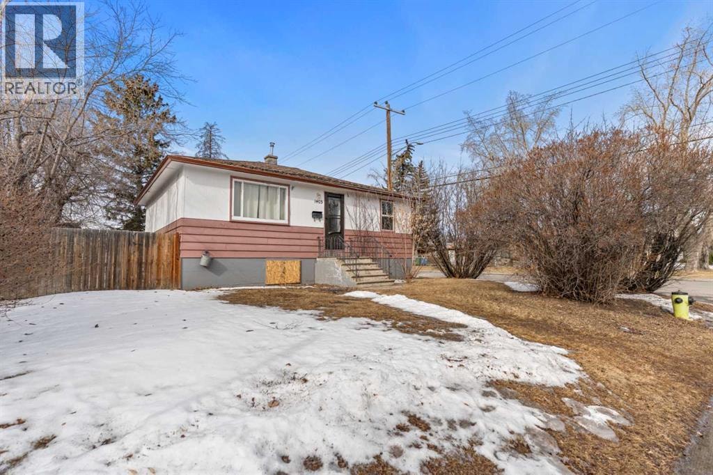 1403 43 Street SW — photo 3