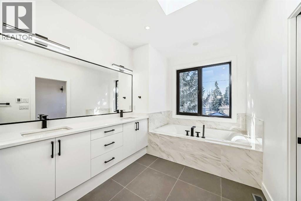 2107 Victoria Crescent NW — photo 13