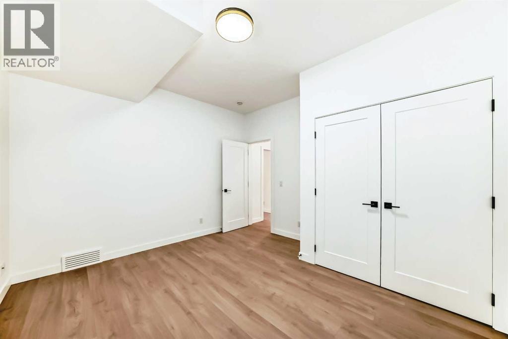 2107 Victoria Crescent NW — photo 26