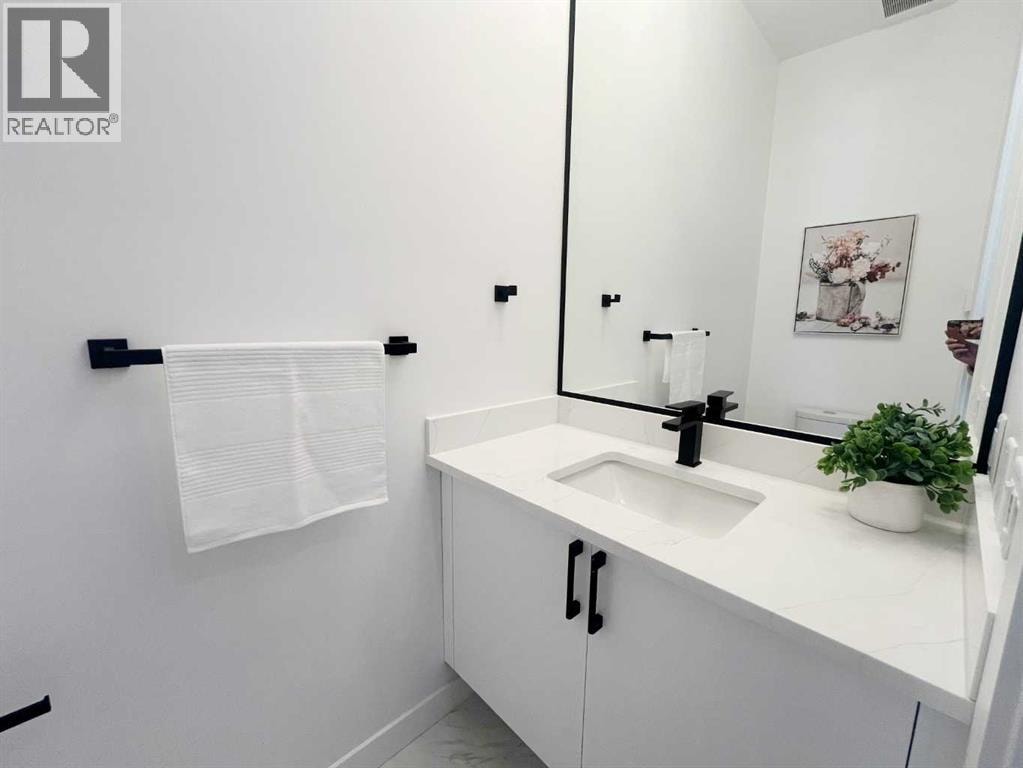 2107 Victoria Crescent NW — photo 8