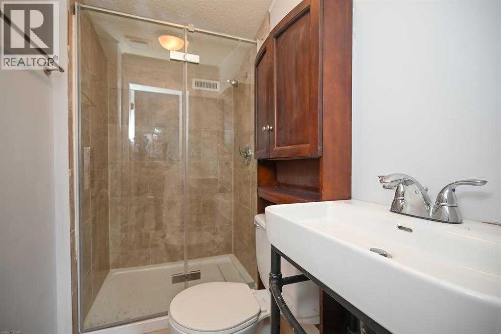 1024 18 Avenue SE — photo 17