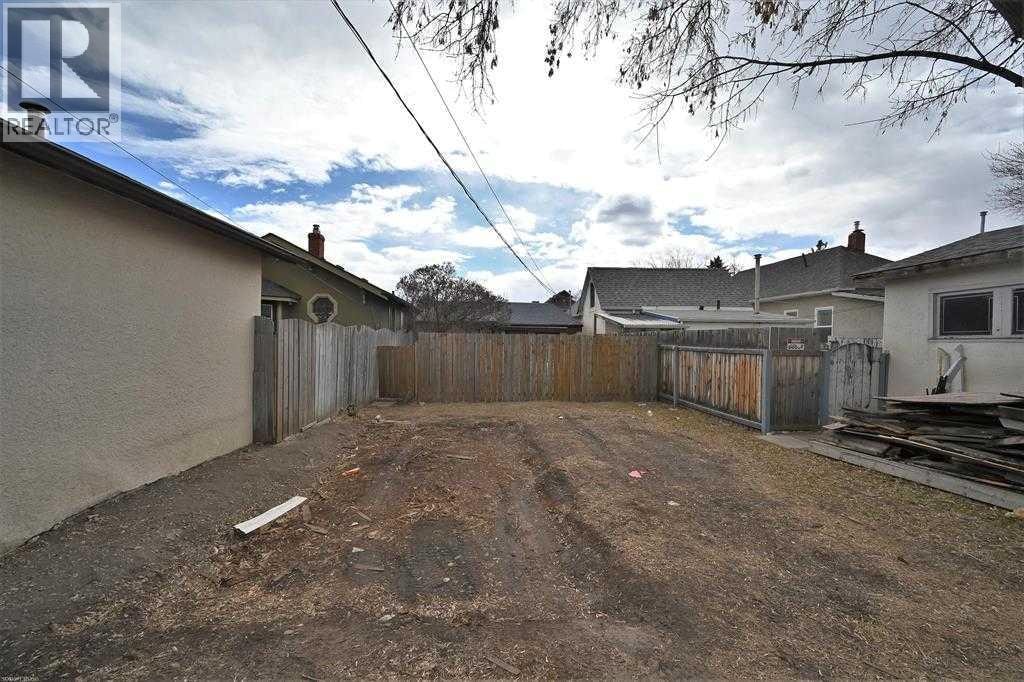 1024 18 Avenue SE — photo 3